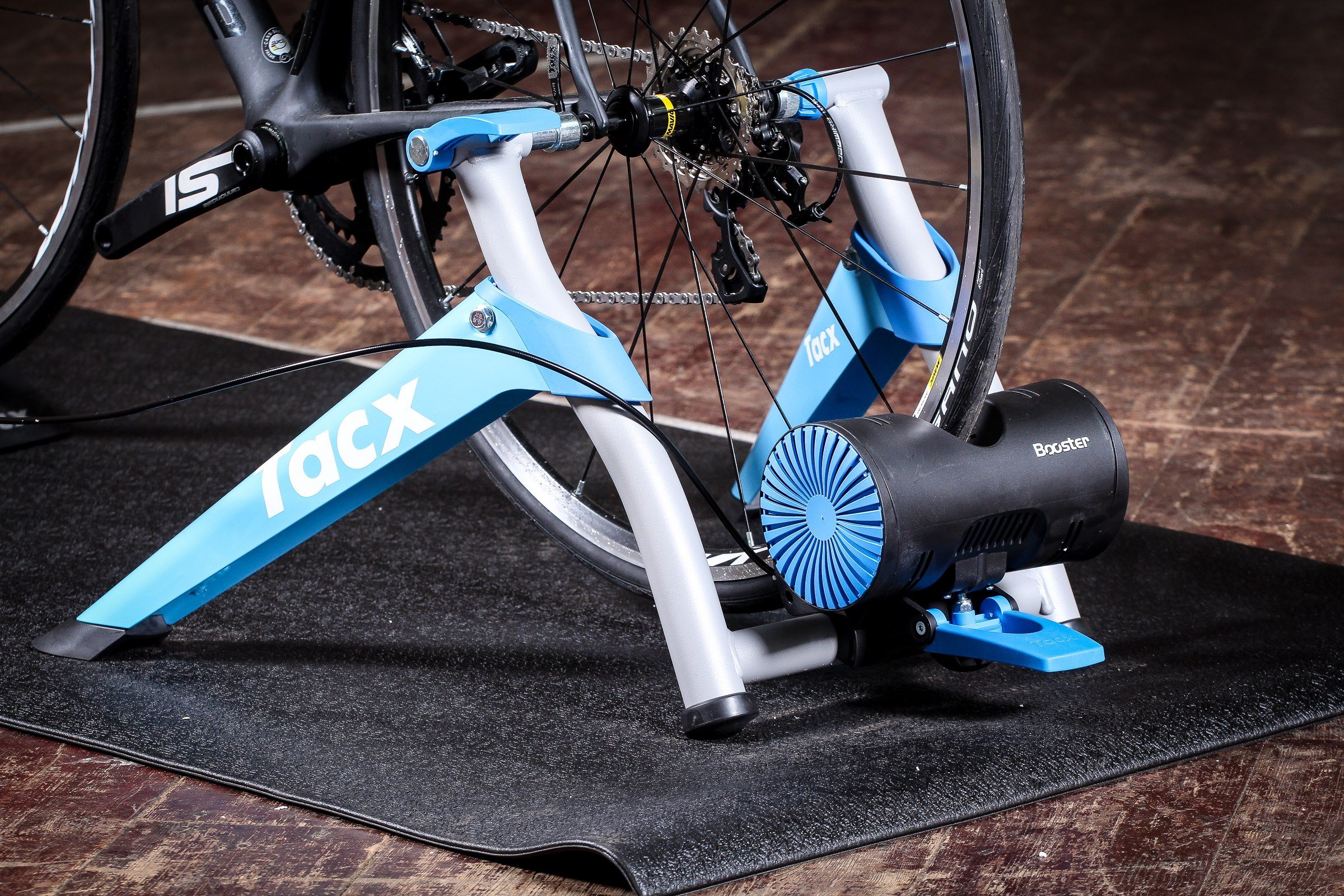 kapre Placeret liste Review: Tacx Booster Ultra High Power Folding Magnetic Trainer | road.cc