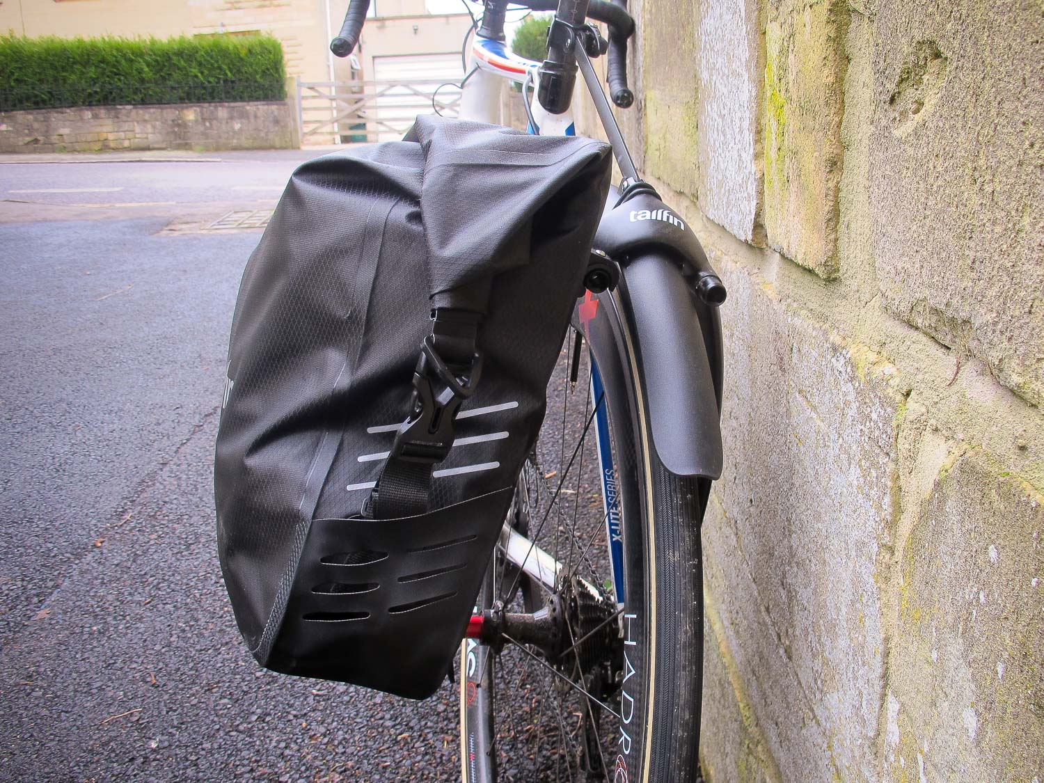 tailfin bike bag