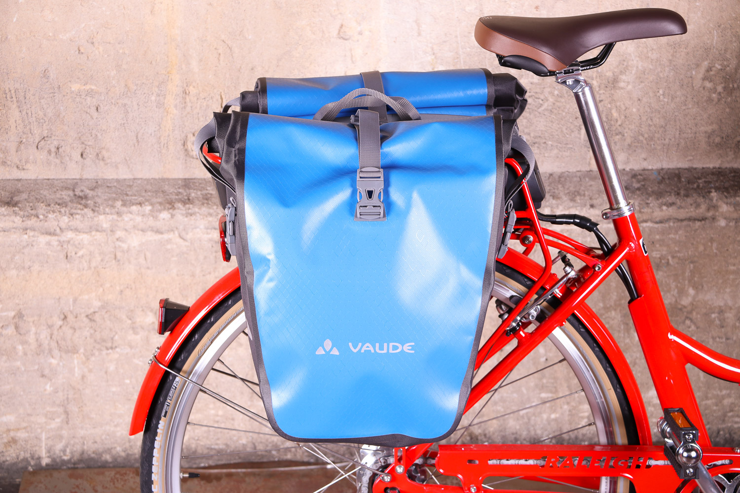 VAUDE Aqua Back Set of 2 Rear Pannier Bike Bag Waterproof Pannier Bags a 48 Litre Total Storage Volume PVC-Free Tarpaulin Bike Panniers