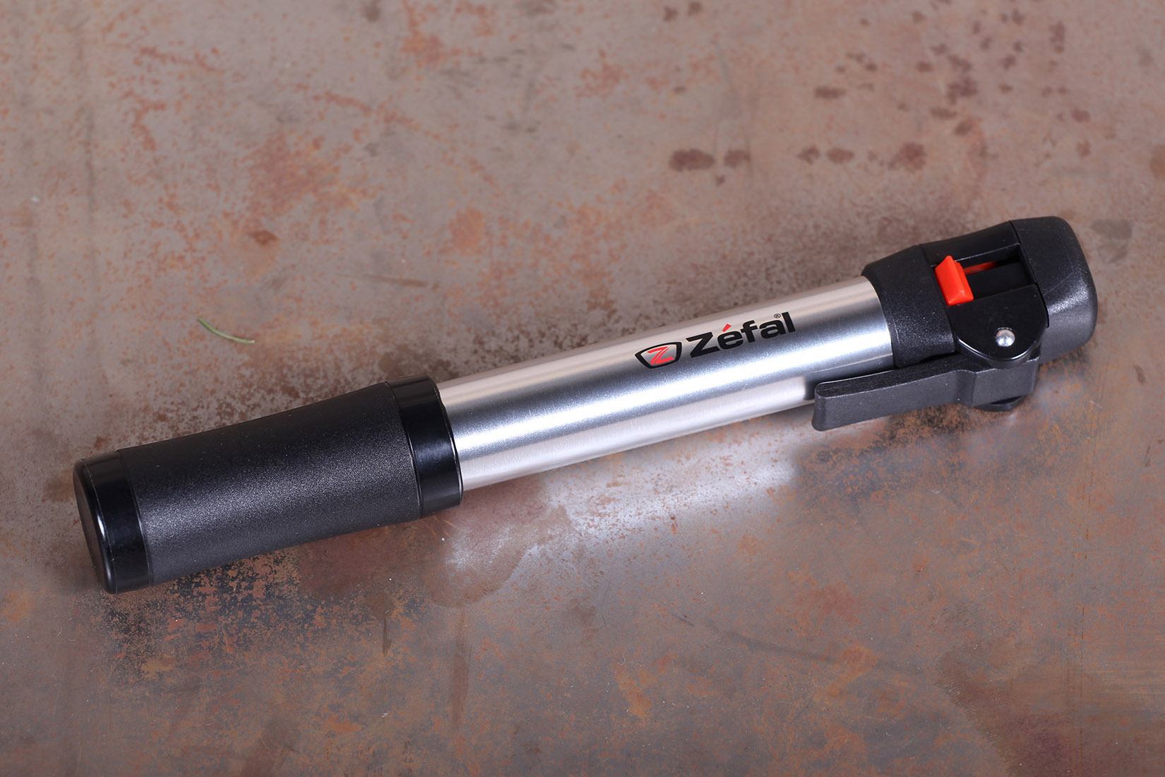 Zefal Mini Hand Pump Mounts Peg Fit Pump Clip XL 25mm To 34mm Black Brand New 