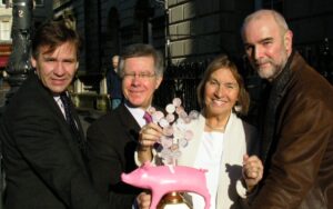 King Bladuds Pigs &ndash; Gitte Dawson and Malcolm Shepherd of Sustrans