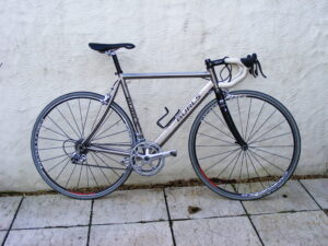 Burls Ti road frame
