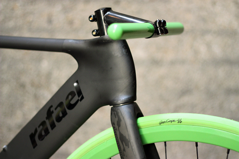 Rafael carvon SS detail