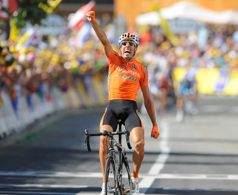 Mikel Astarloza wins stage 16 TdF 2009 (© Photosport Intl)