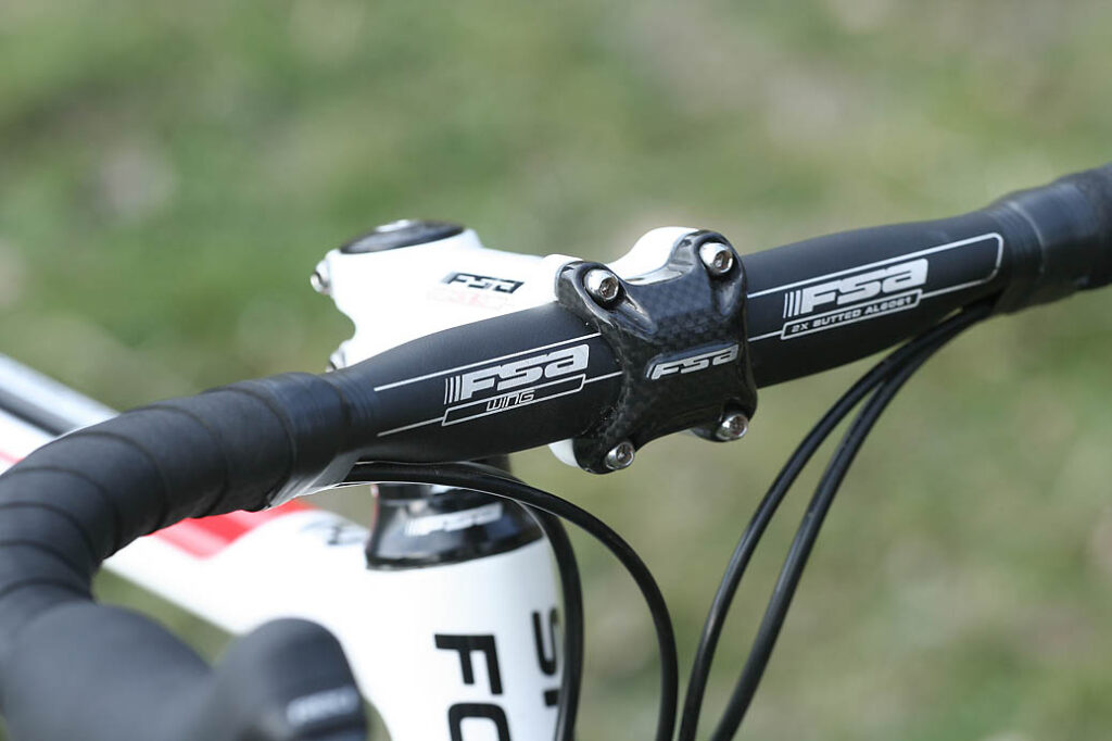 Focus Cayo Expert bars