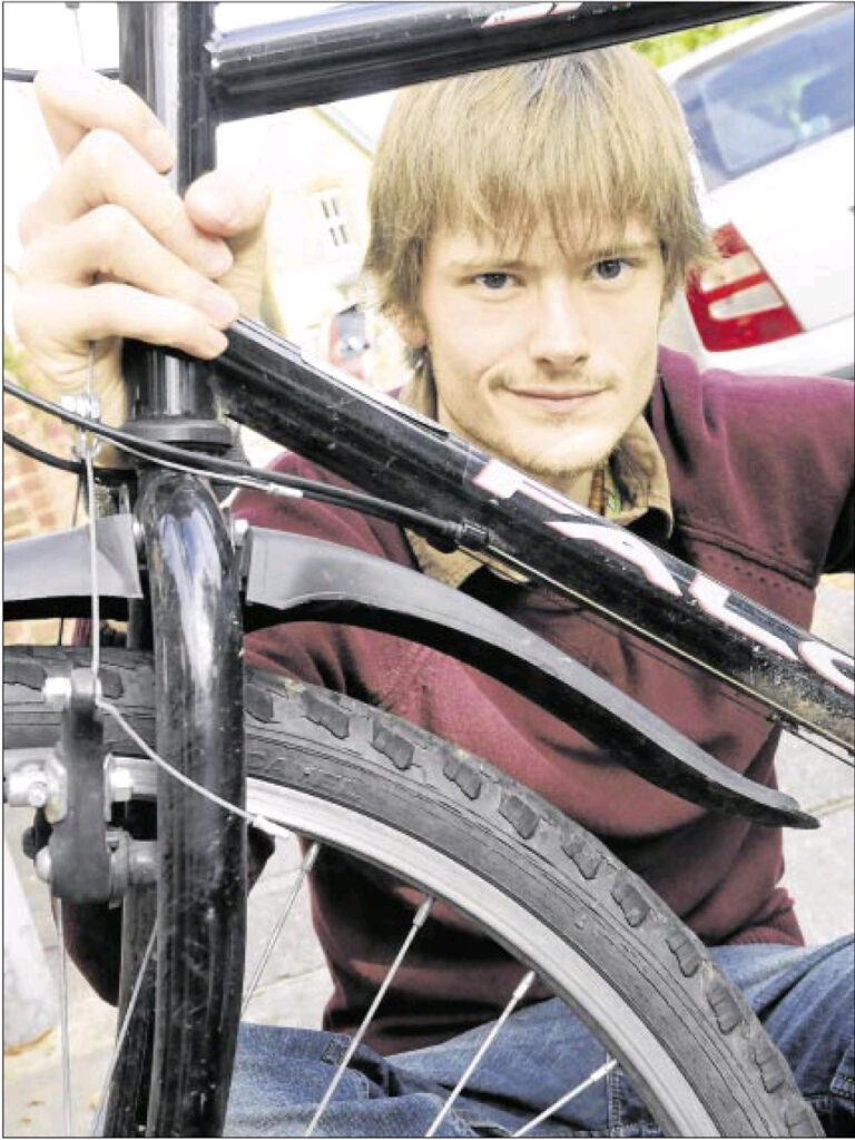 Leon McCarron with Santos bike