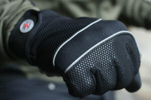 Revolution Essential insulated glove