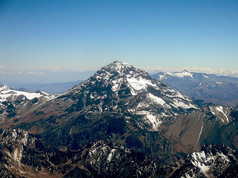 Anconcagua (copyright Sergio Schmiegelow, Wikimedia Commons).jpg