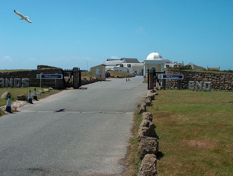 Land’s End (copyright Guenter Wieschendahl:Wikimedia Commons).jpg