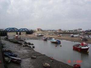Rhyl_harbour_-_geograph_org_uk_-_30653.jpg