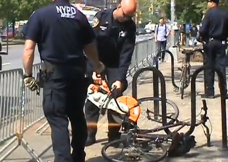 New York policeman removes bike.png