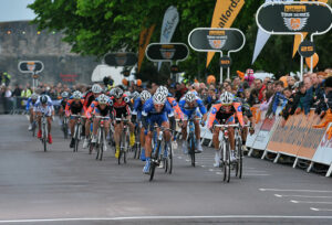 HalfordsTour Series Round 3 Final Sprint (Pic credit – Halfords Tour Series : JoolzeDymond.com).jpg