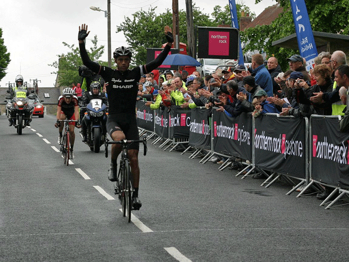 Chris Newton wins 2010 Beaumont Trophy