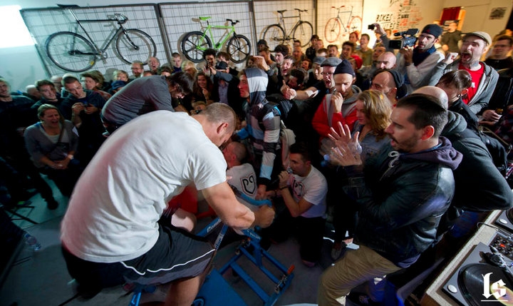 Rollapaluza in Brussels – including winner Arnaud Dubois (white t-shirt) (photo: Vincent Rocher)