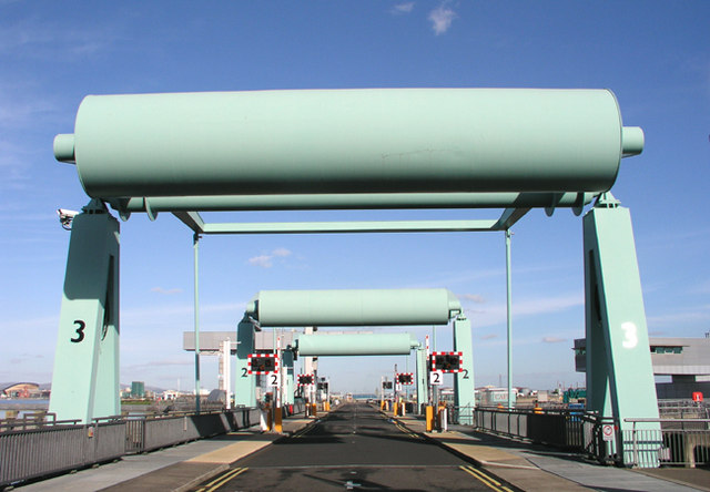 Cardiff Bay Barrage, courtesy Tony Hodge.jpg