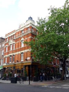 Fitzroy Tavern (picture Ewan Munro, Wikimedia Commons).jpg