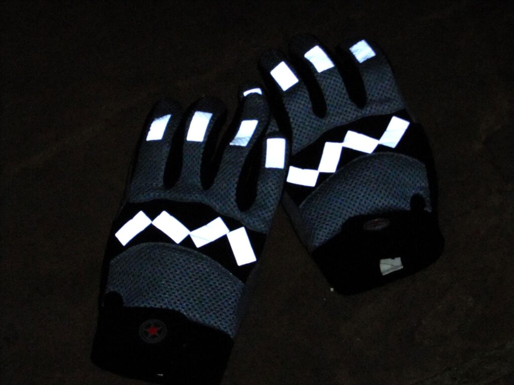 Lightweights for clothing by night