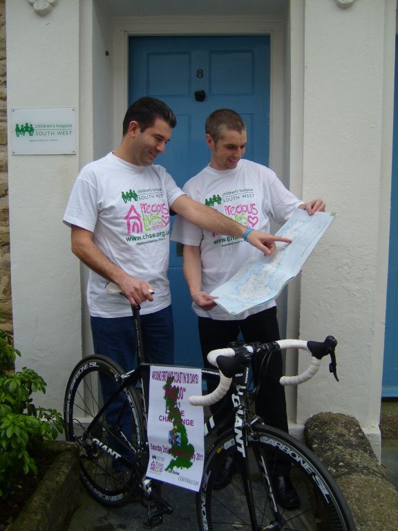 Andy Miners and Duncan Impey planning their route.JPG