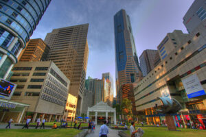 Singapore&rsquo;s Raffles Place (Ramir Borja, Wikimedia Commons).jpg