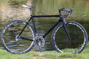 Tonic Vanishing Point full bike.jpg