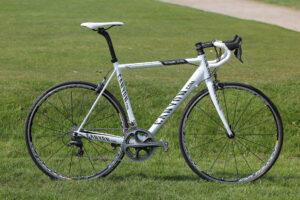 Canyon Ultimate CF SLX 8.0 full bike.jpg