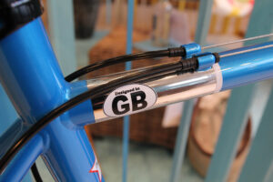 Charge Filter Hi shiny top tube detail.jpg
