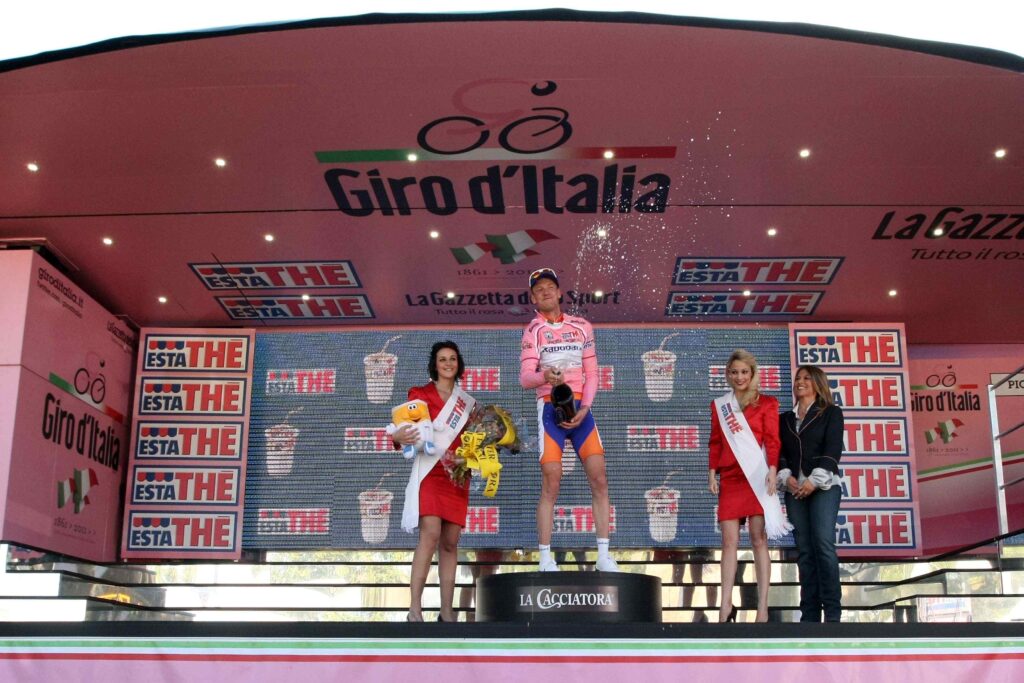 Pieter Weening in the maglia rosa RCS Sport.jpg