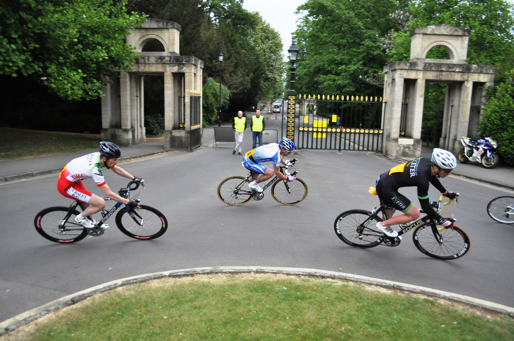 Victoria Park crits 2 (Nigel Shoosmith).jpg