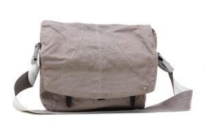 Knog Pig Dog messenger bag front