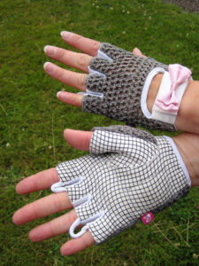 Ana Nichoola Bow Peep Glove