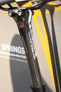 Canyon VCLS flat spring seatpost.jpg