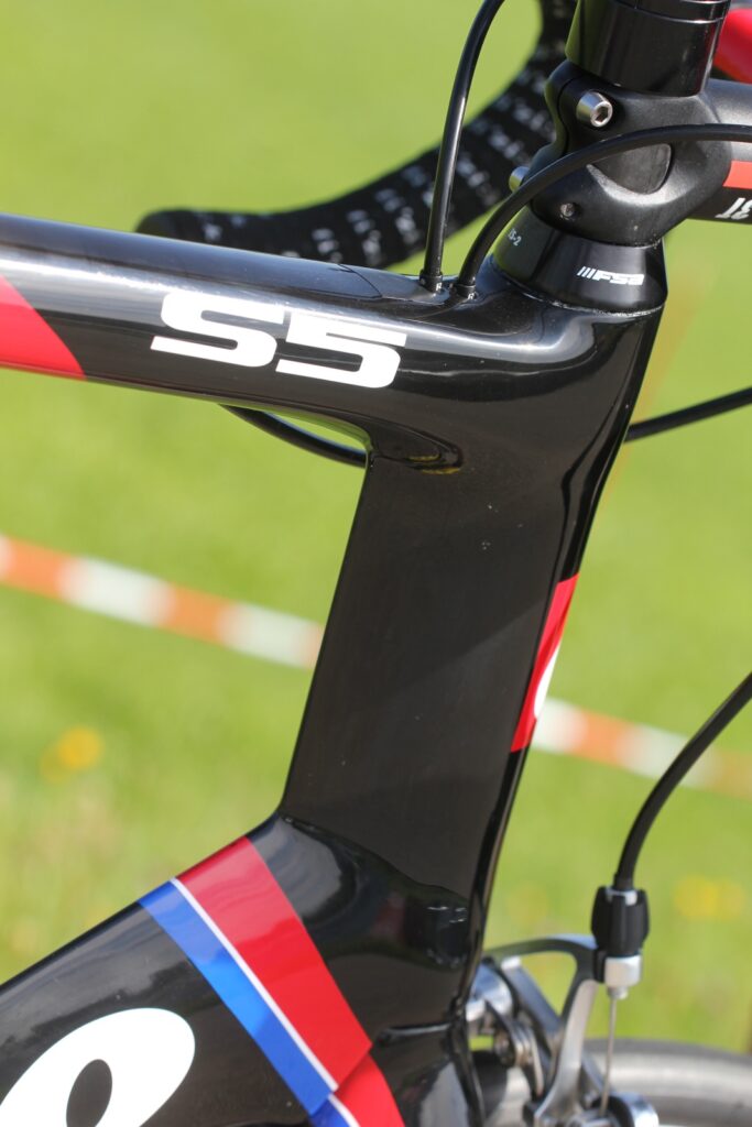 Cervelo-S5-head-tube-683x1024.jpg