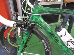 GT 2012 GTR Series 5 head tube.jpg