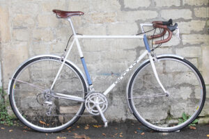 Singular Osprey full bike.jpg