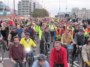 Blackfriars flash ride (© markbikeslondon) 3