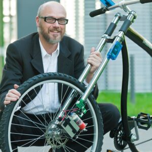 Holger Hermans demonstrates the wireless braking system