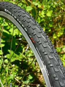 BontragerJonesCXRCycloCrossTyre-Mounted