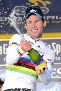 Mark Cavendish celebrates (© Gian Mattia D’Alberto/LaPresse/RCS Sport)