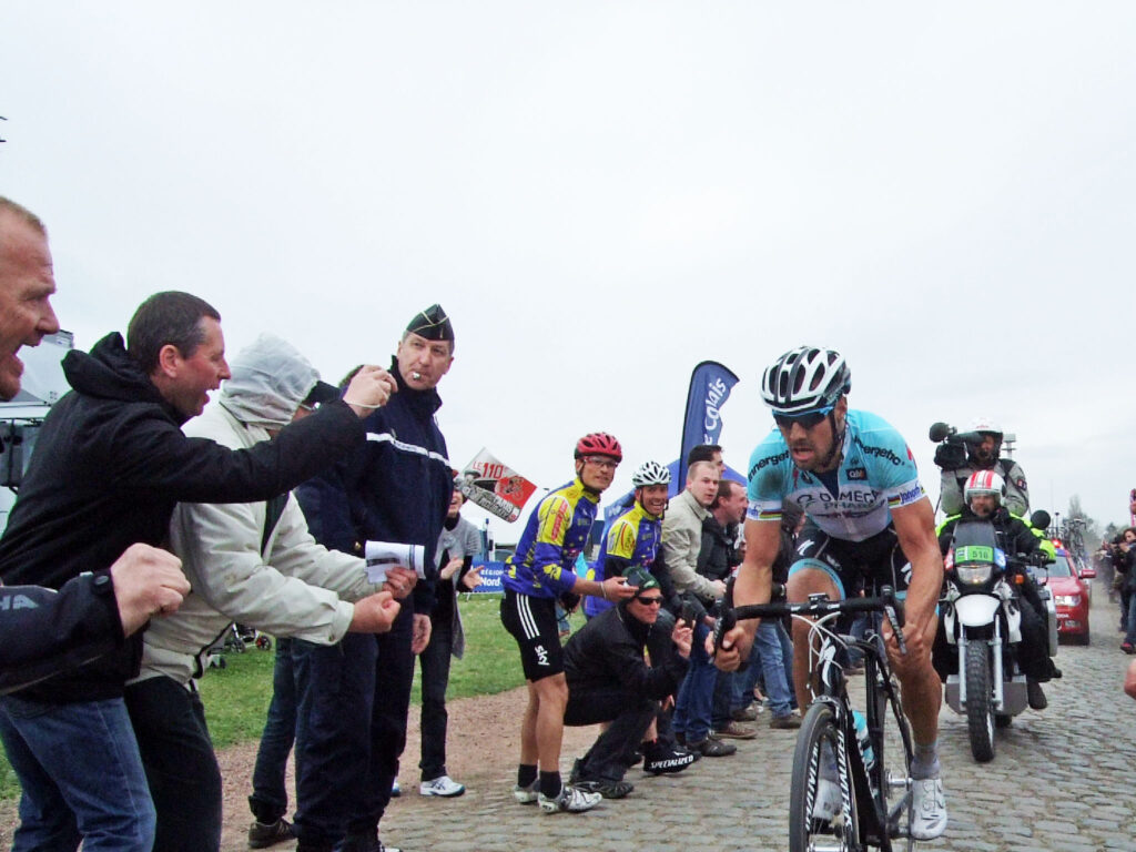 PR – Tom Boonen leads the race (© Owen Rogers)