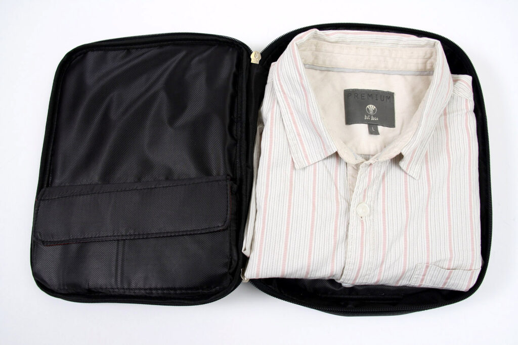 One Luggage Practical Shirt Carrier – open2