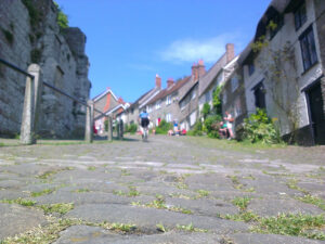 Shaftesbury Cycle Revival Breadwinner - up and away