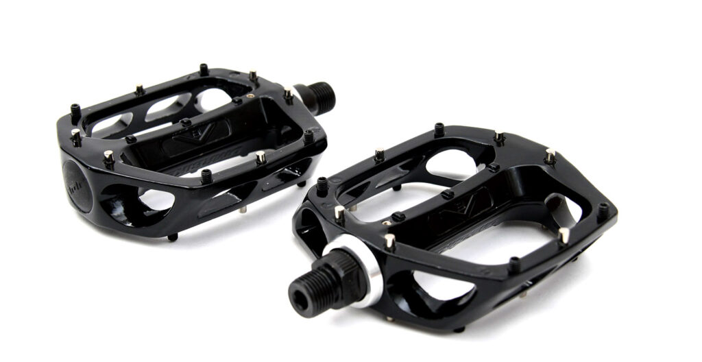 DMR V8 Pedal
