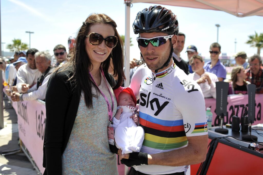 Mark Cavendish and family (Gian Mattia D’Alberto – LaPresse – RCS Sport)