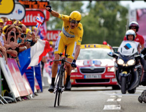 Bradley Wiggins punches the air after winning TdF stage 19 TT and the race ©Photosport Internatinal