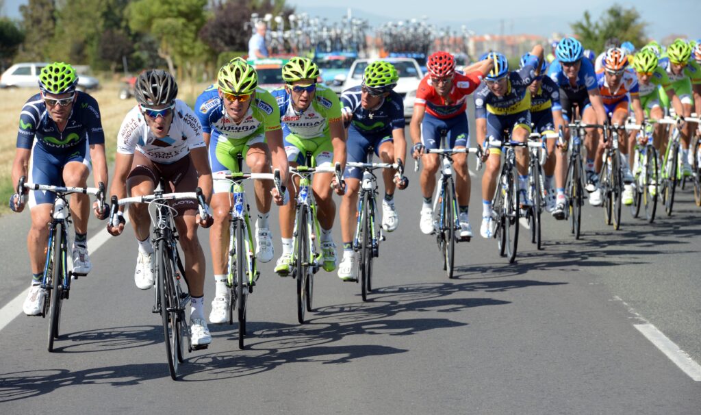 Vuelta 2012 S4 Valverde chasing in the echelon (copyright Unipublic:Graham Watson)