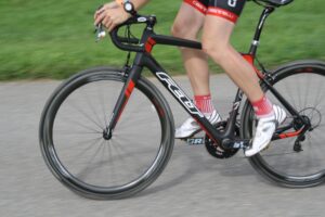 Riding the new Felt Z2
