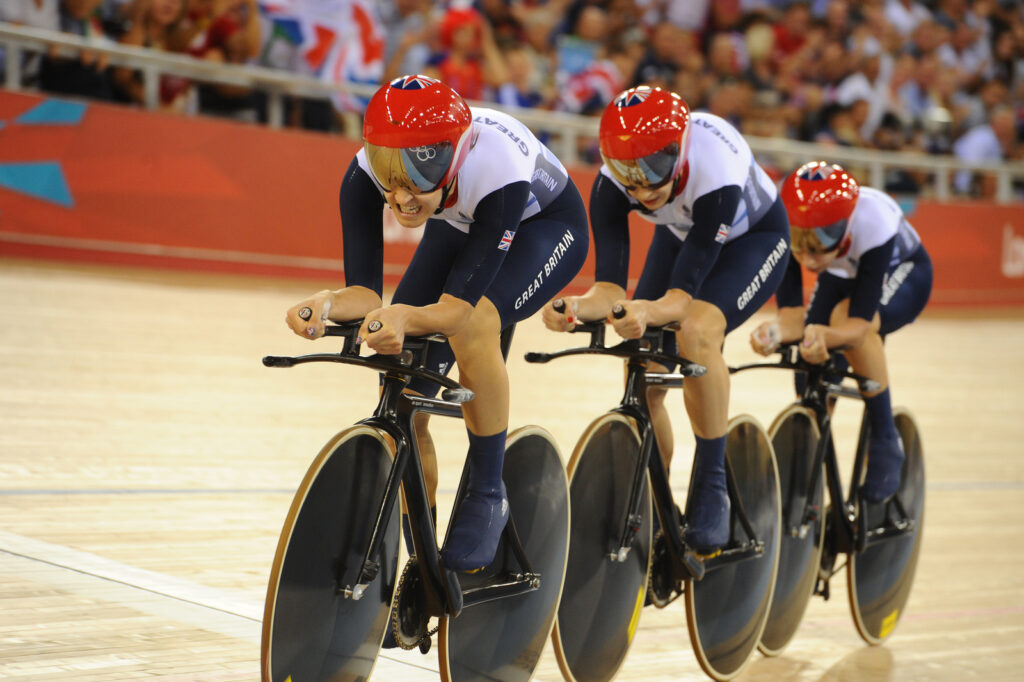 Dani King leads GB women’s Team Pursuit at London 2012 (copyright www.britishcycling.org.uk)
