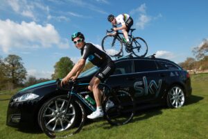 Team Sky Jaguar Partnership Launch_Mark Cavendish on the Jaguar XF Sportbrake with Juan Antonio Fletcher