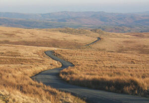 Lonely road (© AndrewH.uk, www flickr.com)