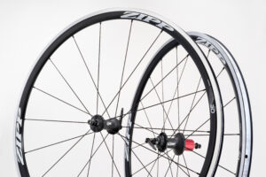 Zipp_Road_30_CL_Hero